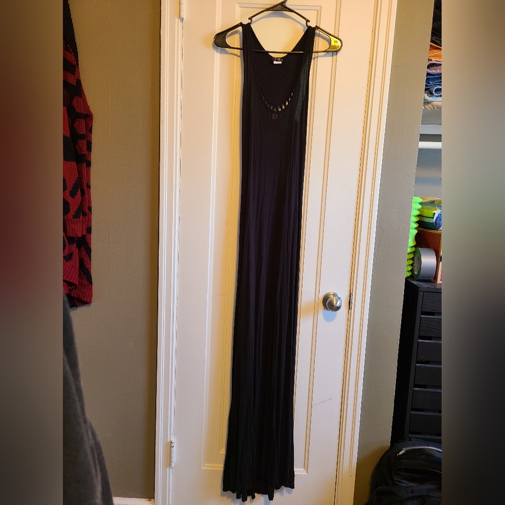 Backless maxi dress